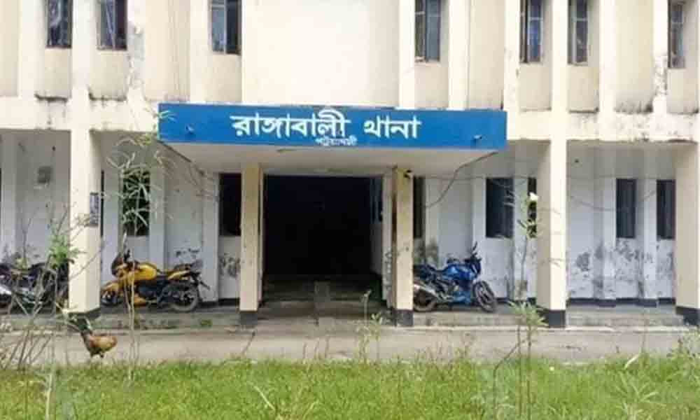 পটুয়াখালীতে কিশোরীকে ধর্ষণচেষ্টার মামলায় অভিযুক্ত জেলে গ্রেপ্তার